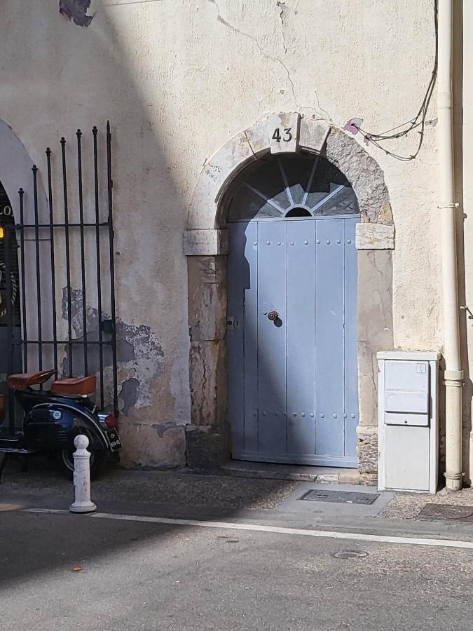 Studio Sur Le Port De Toulon Exterior photo